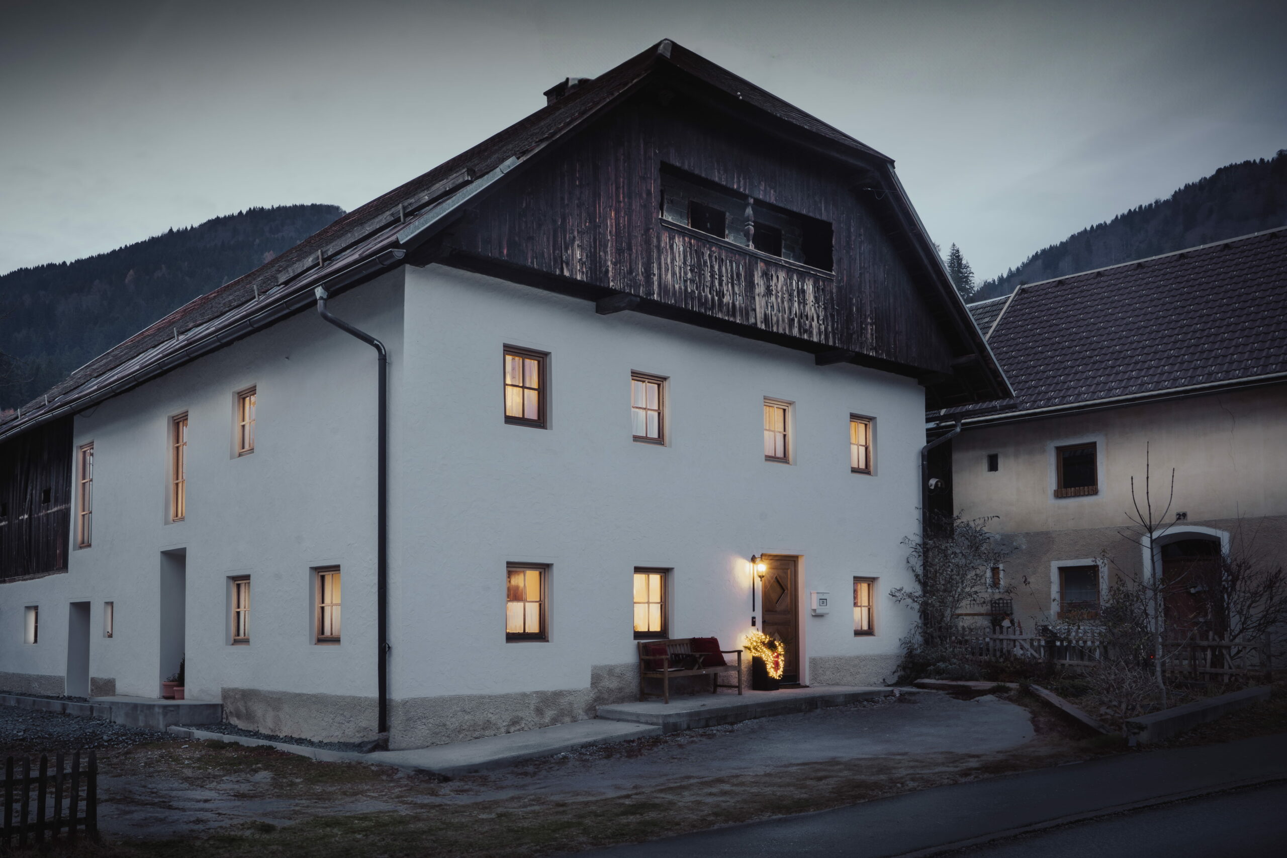 Jaga Haus Foto komprimiert2