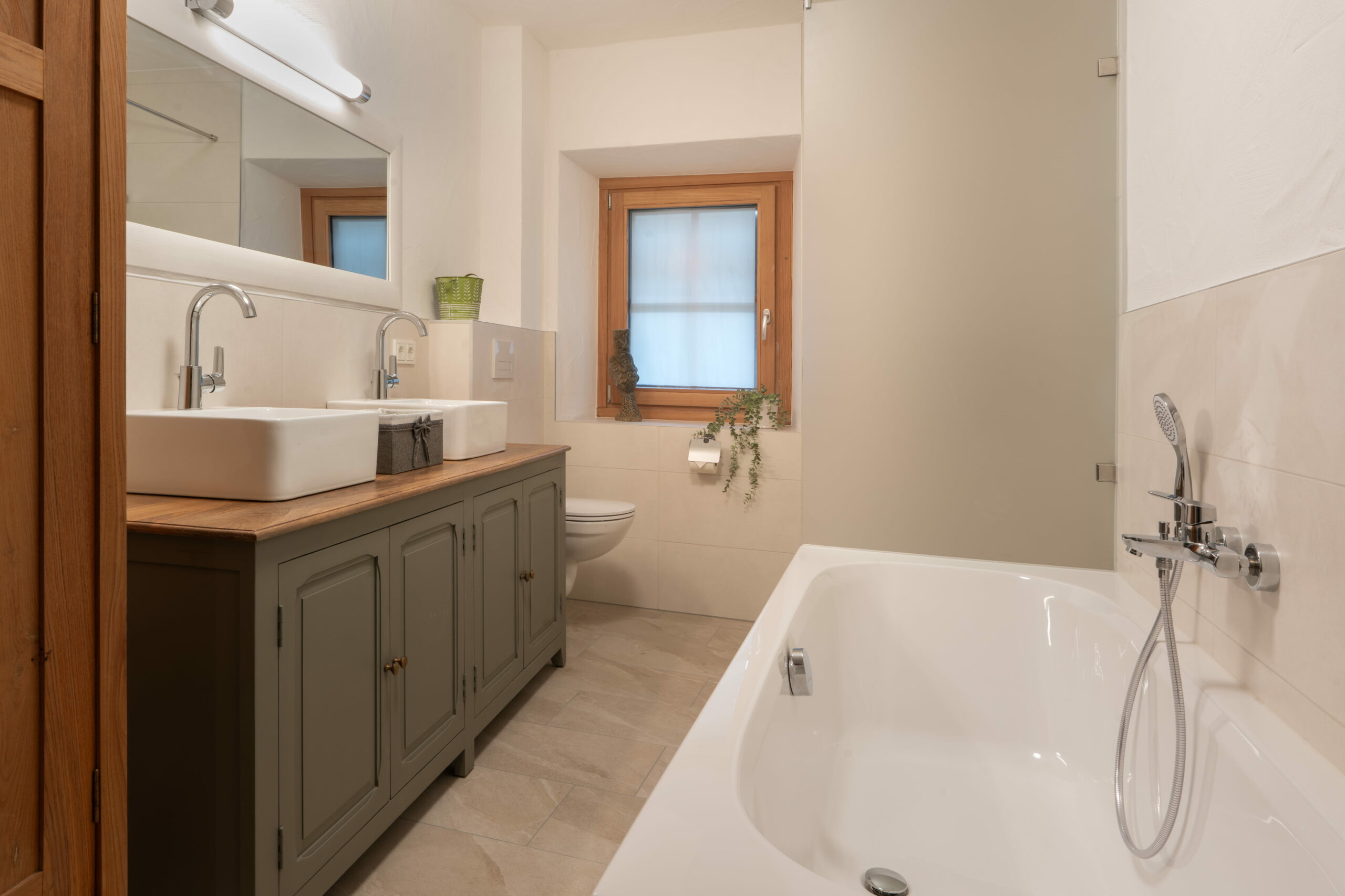 Jaga Haus Foto komprimiert4