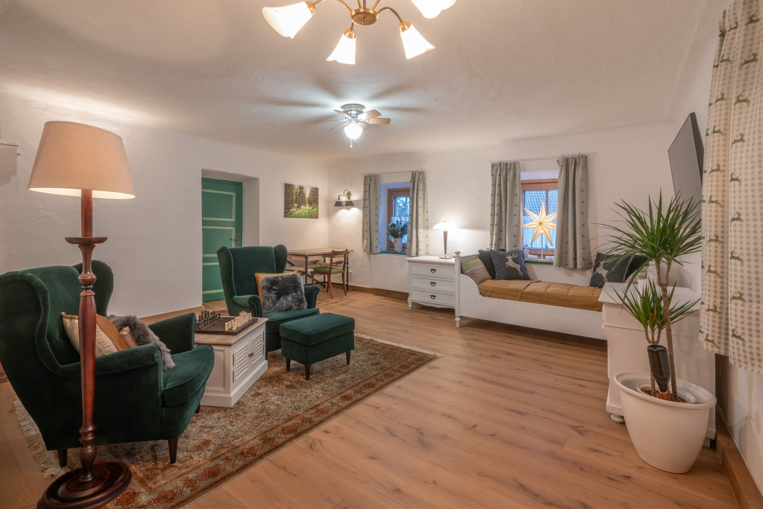 Jaga Haus Foto komprimiert5