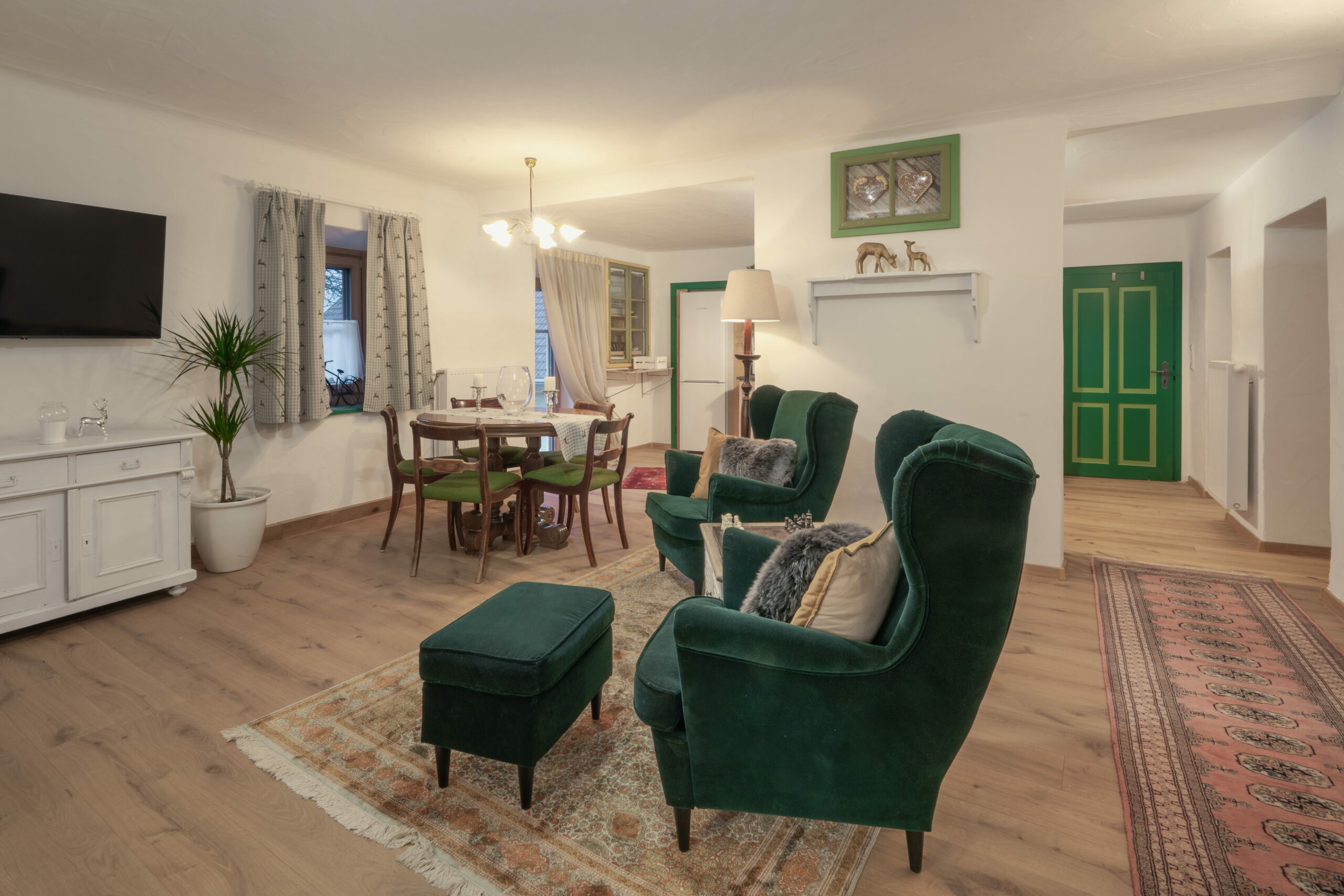 Jaga Haus Foto komprimiert7